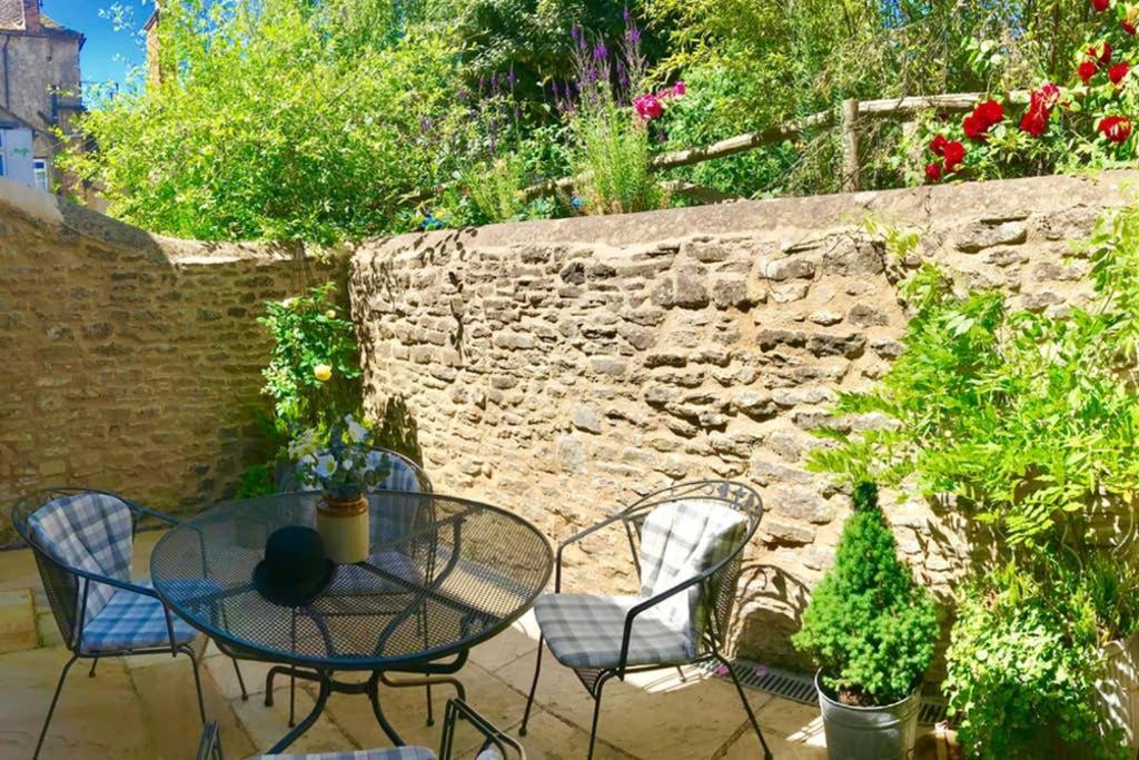 Oxfordshire Living - The Bowler Hat Cottage - Woodstock Zewnętrze zdjęcie